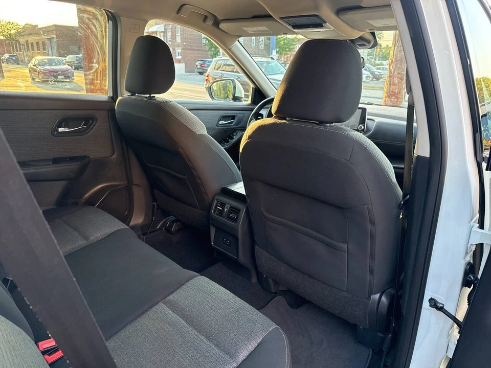 2021 Nissan Rogue - Image 17 of 21