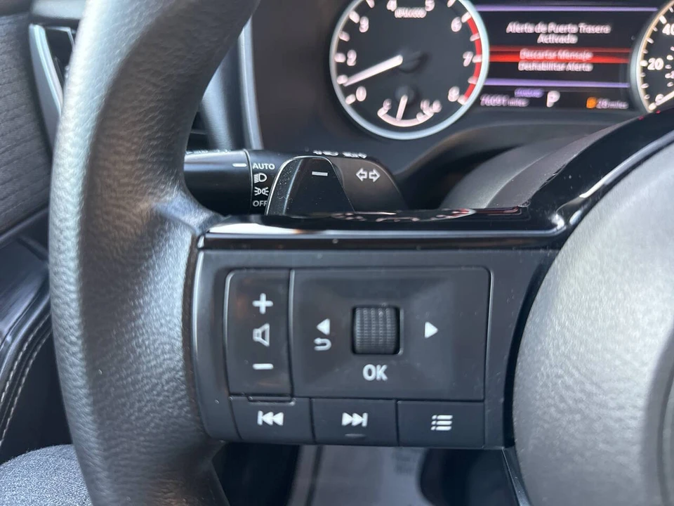 2021 Nissan Rogue - Image 18 of 21