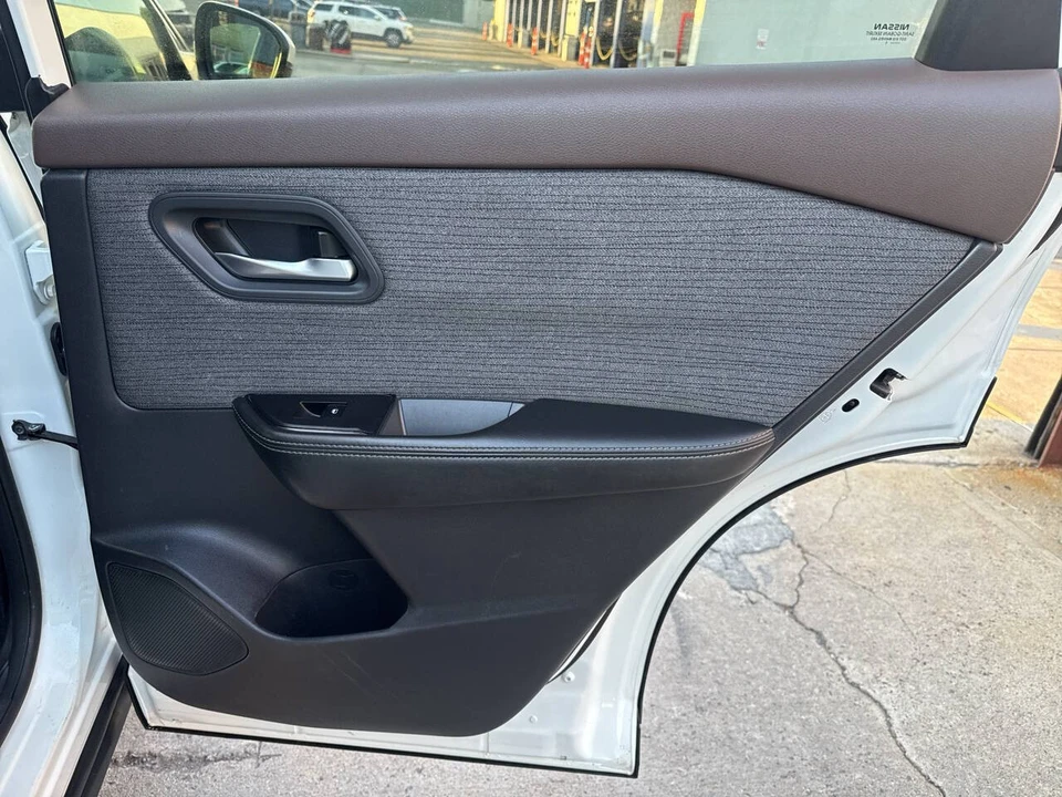 2021 Nissan Rogue - Image 13 of 21