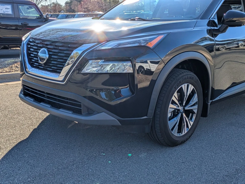 2021 Nissan Rogue - Image 10 of 12