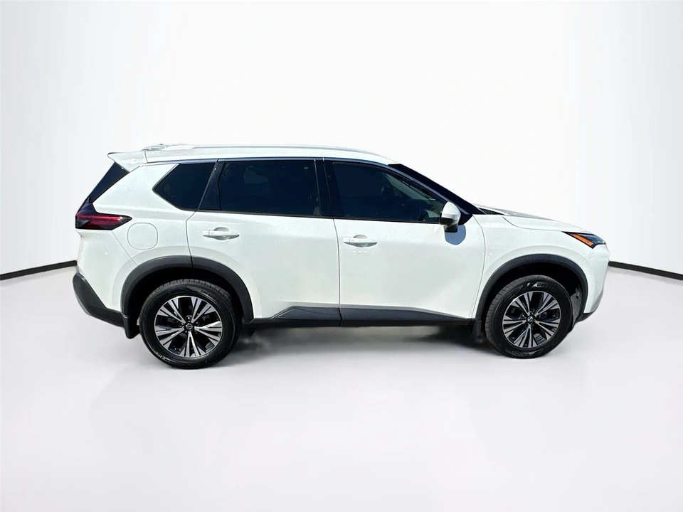 2021 Nissan Rogue - Image 8 of 21