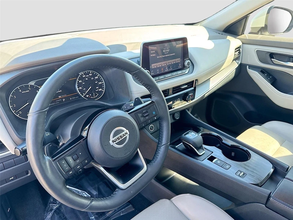 2021 Nissan Rogue - Image 9 of 21