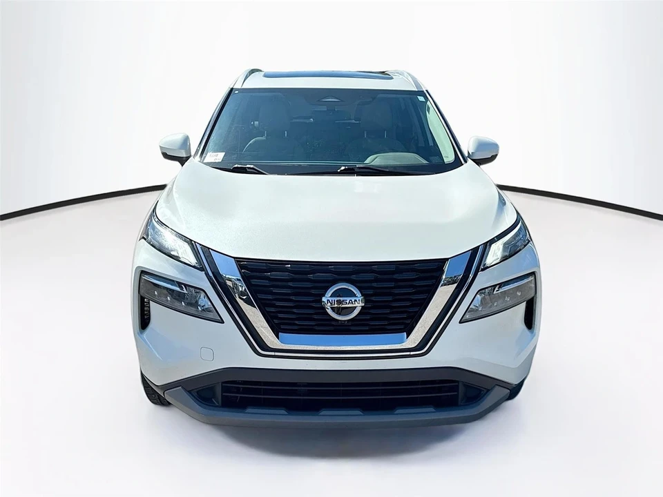 2021 Nissan Rogue - Image 2 of 21
