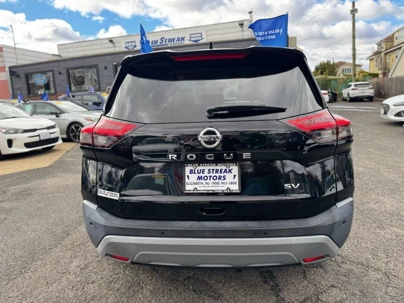 2021 Nissan Rogue - Image 9 of 12