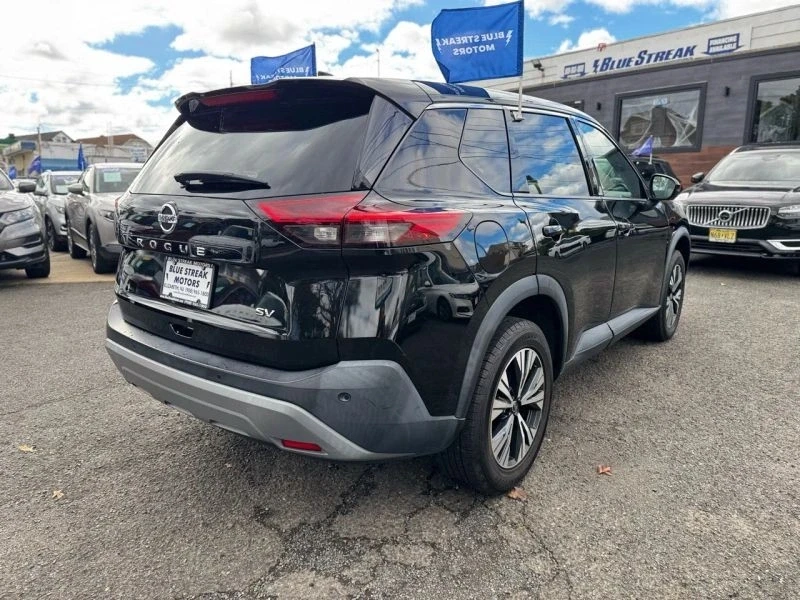 2021 Nissan Rogue - Image 10 of 12