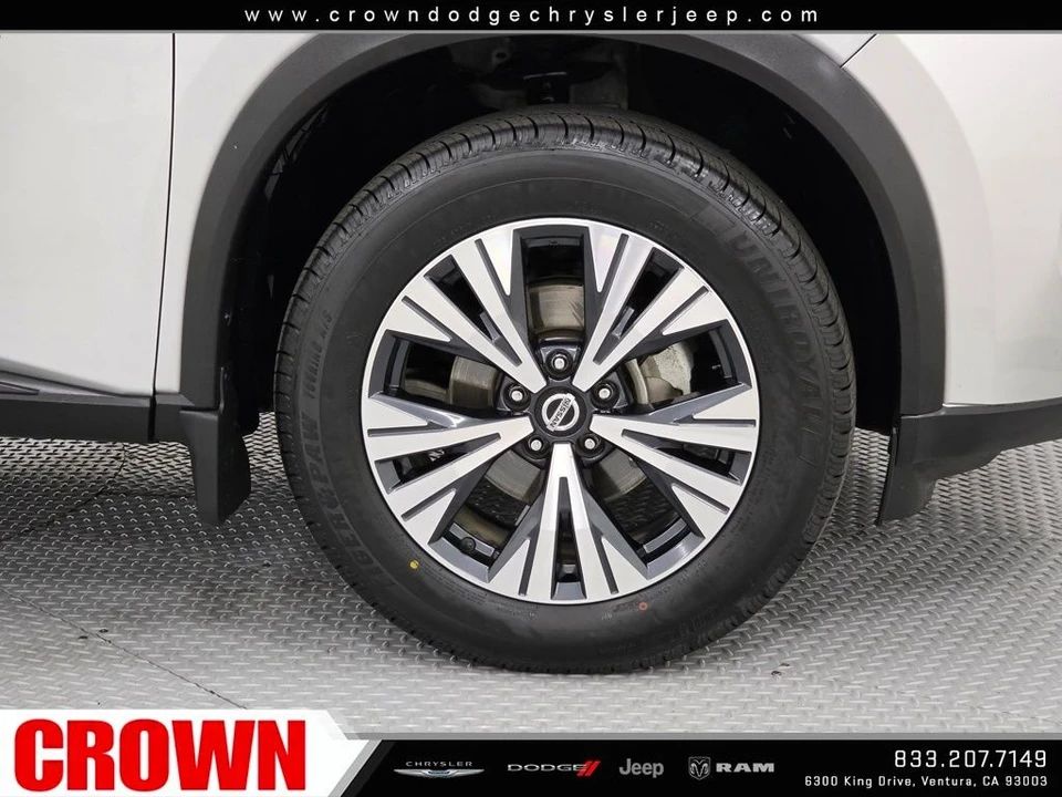 2021 Nissan Rogue - Image 9 of 21