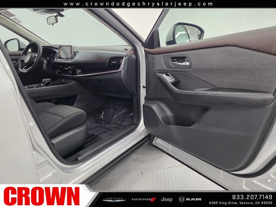 2021 Nissan Rogue - Image 11 of 21