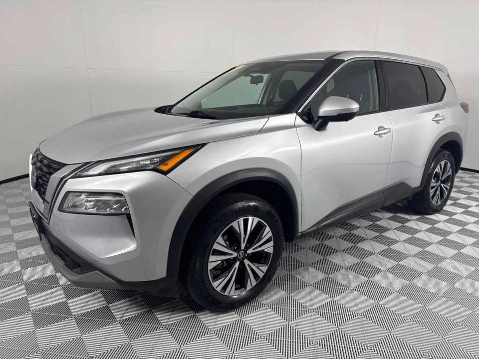 2021 Nissan Rogue - Image 10 of 21
