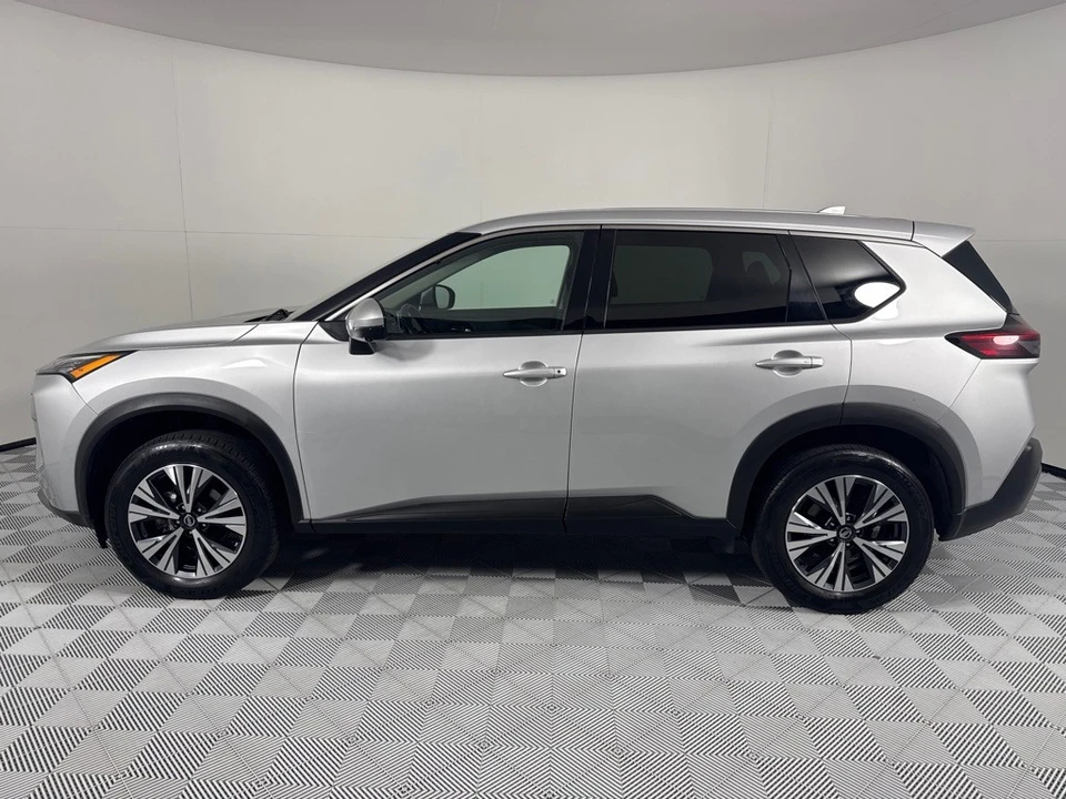 2021 Nissan Rogue - Image 9 of 12