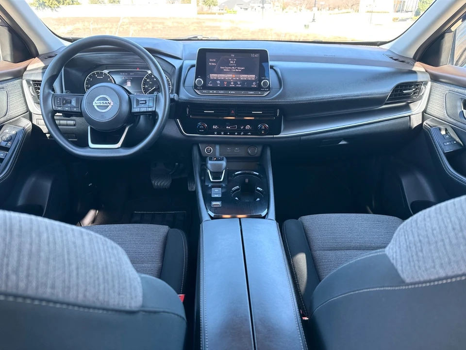 2021 Nissan Rogue - Image 10 of 20