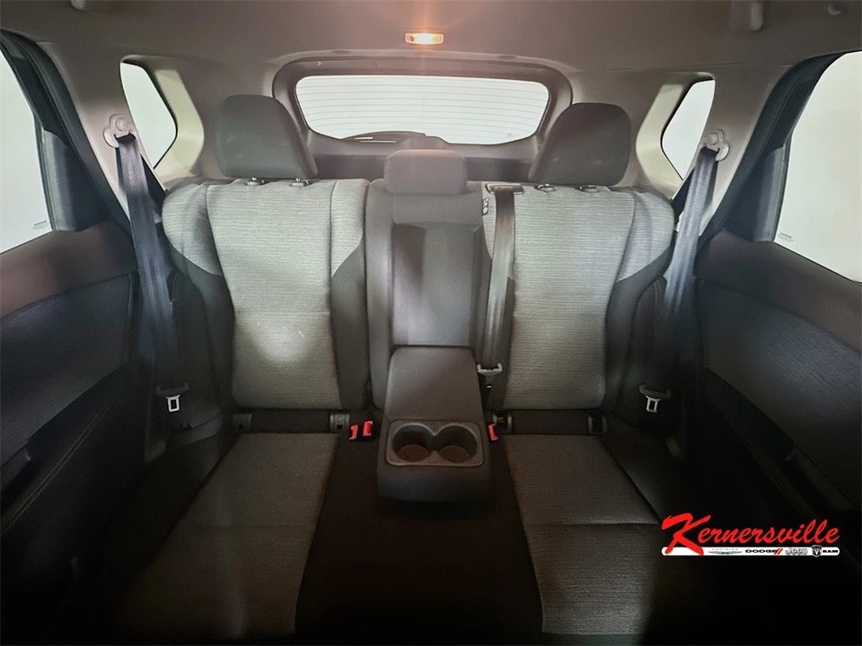 2021 Nissan Rogue - Image 13 of 21