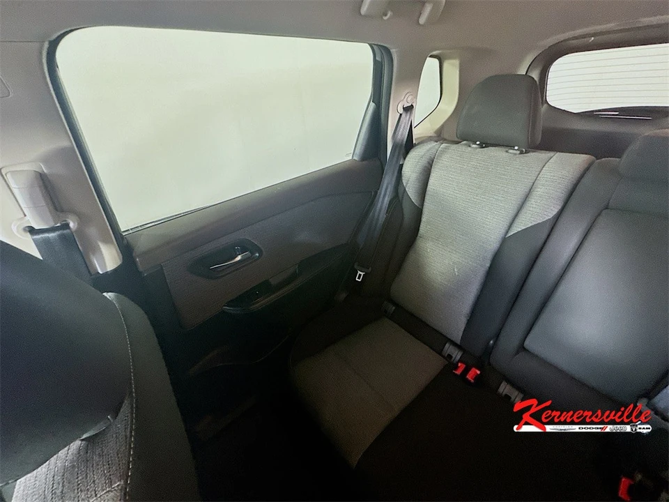 2021 Nissan Rogue - Image 12 of 21