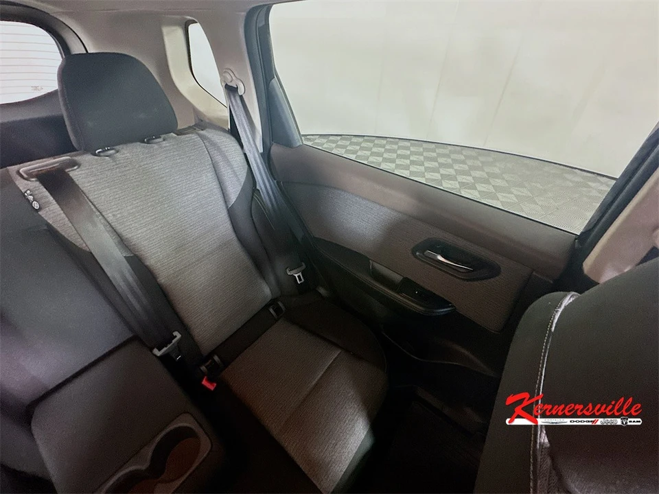 2021 Nissan Rogue - Image 14 of 21