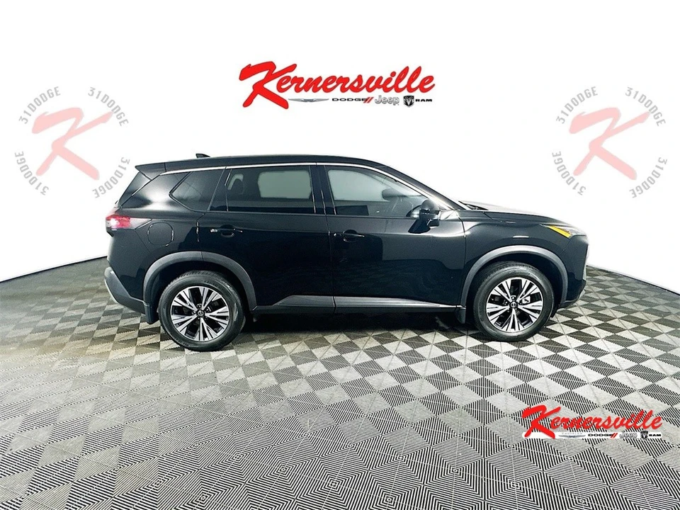 2021 Nissan Rogue - Image 8 of 21