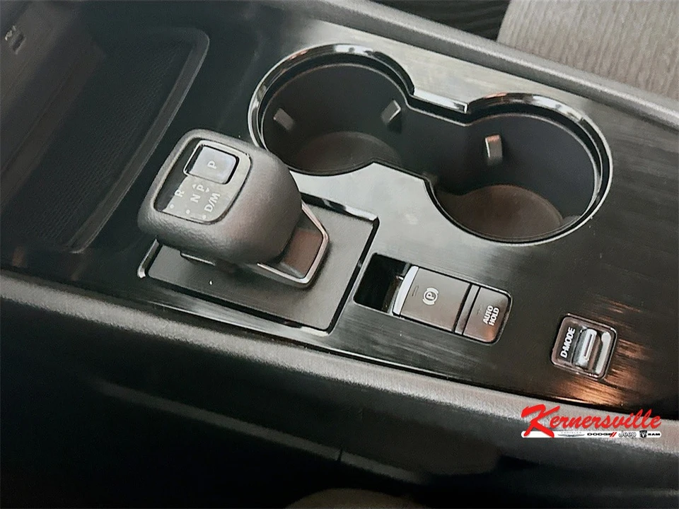 2021 Nissan Rogue - Image 16 of 21