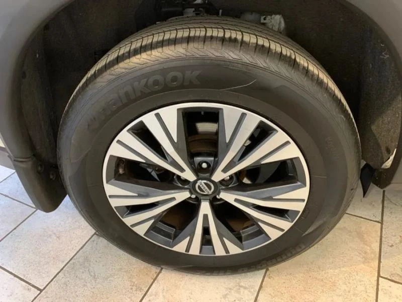 2021 Nissan Rogue - Image 11 of 12