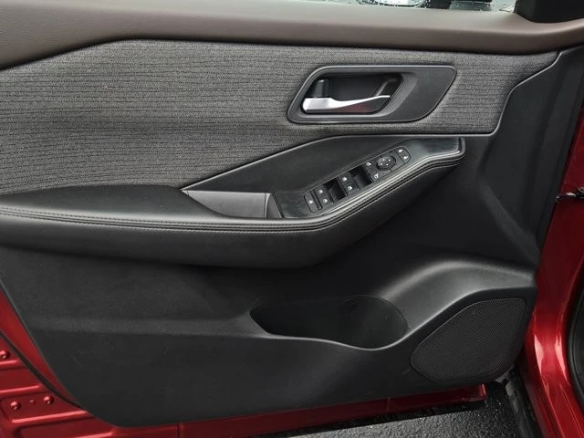 2021 Nissan Rogue - Image 9 of 12