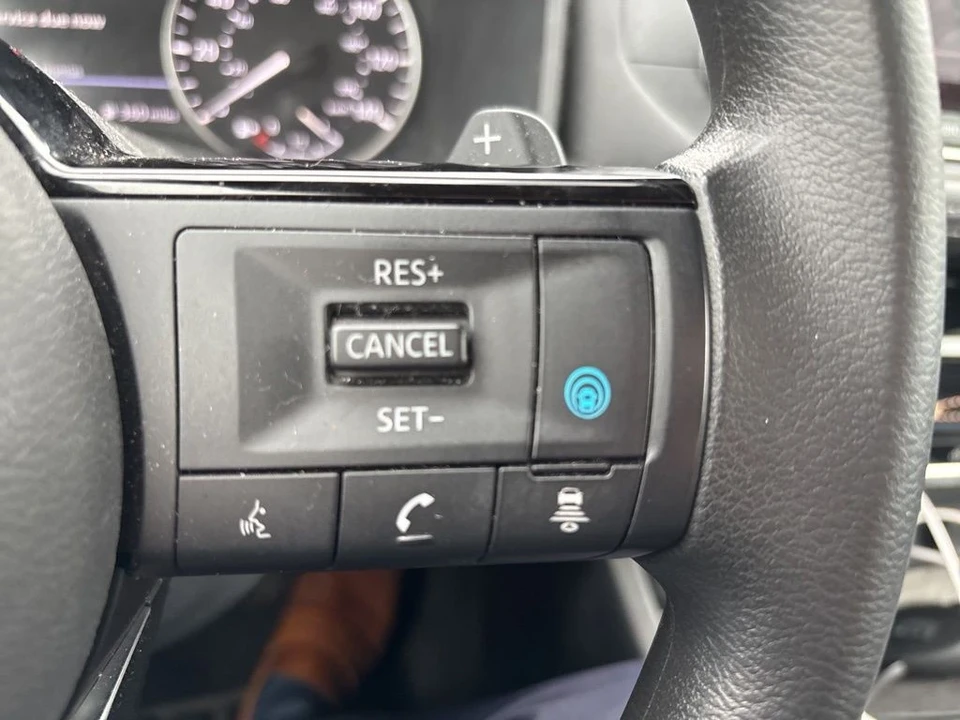 2021 Nissan Rogue - Image 16 of 21