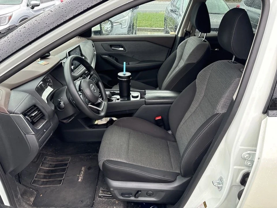 2021 Nissan Rogue - Image 13 of 21