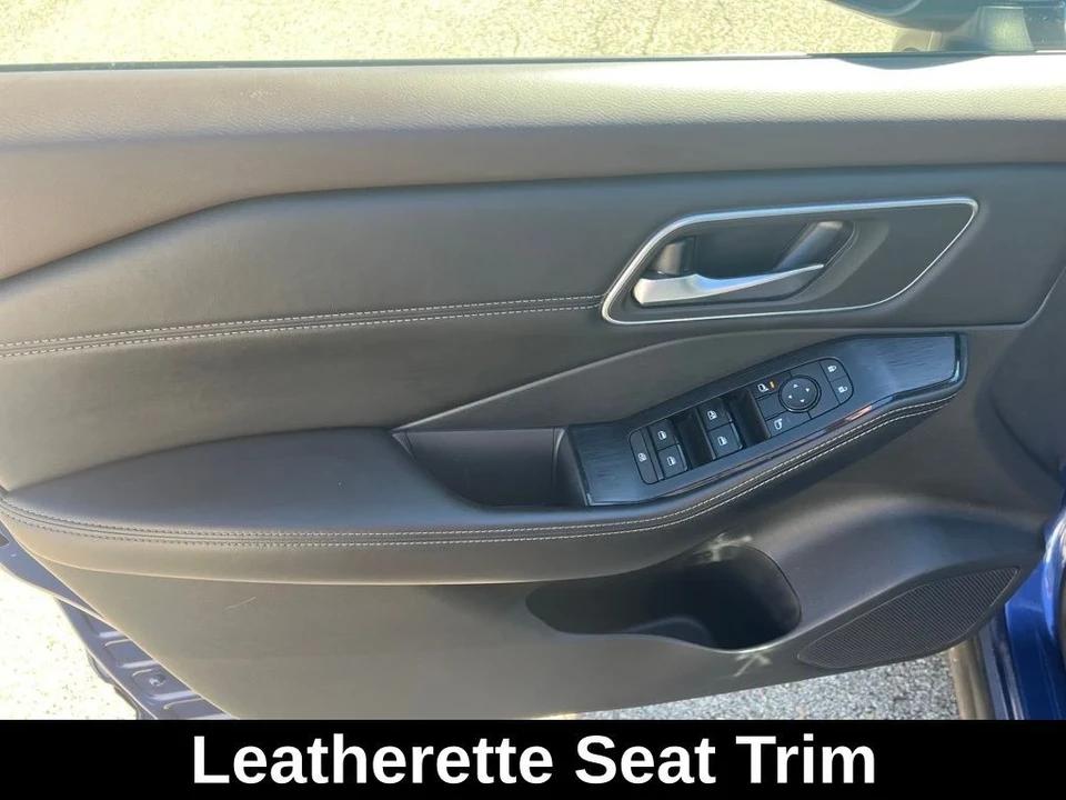 2021 Nissan Rogue - Image 11 of 12