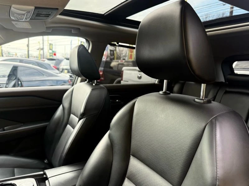 2021 Nissan Rogue - Image 10 of 12