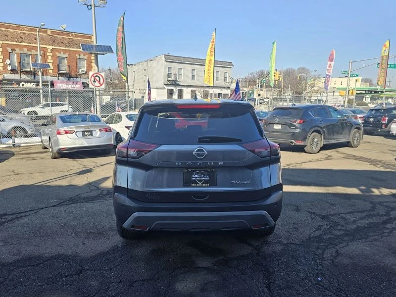 2021 Nissan Rogue - Image 7 of 12