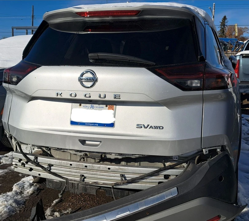 2021 Nissan Rogue - Image 2 of 11