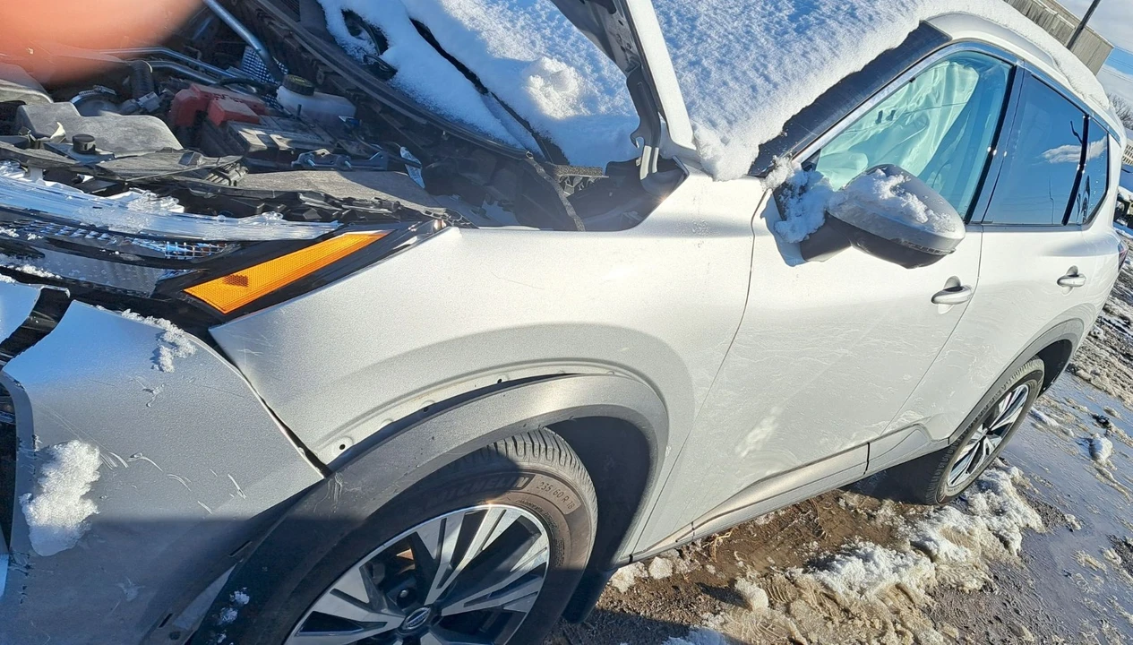 2021 Nissan Rogue - Image 6 of 11