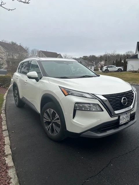 2021 Nissan Rogue - Image 2 of 12