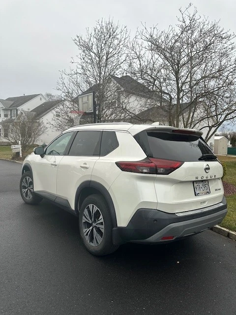 2021 Nissan Rogue - Image 6 of 12