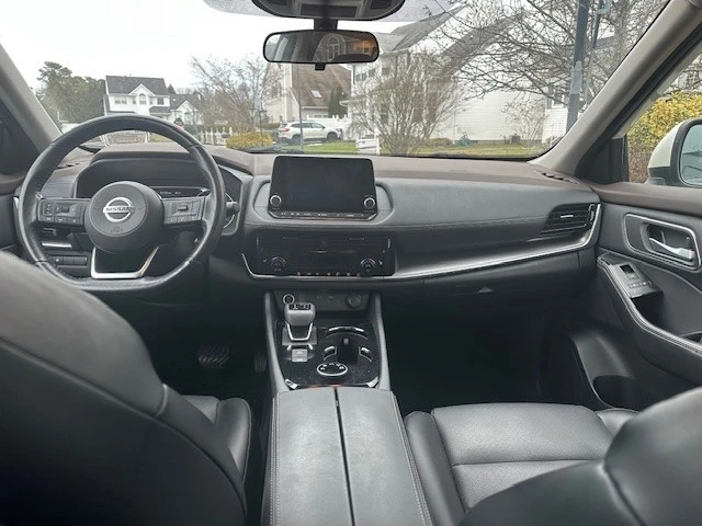 2021 Nissan Rogue - Image 9 of 12