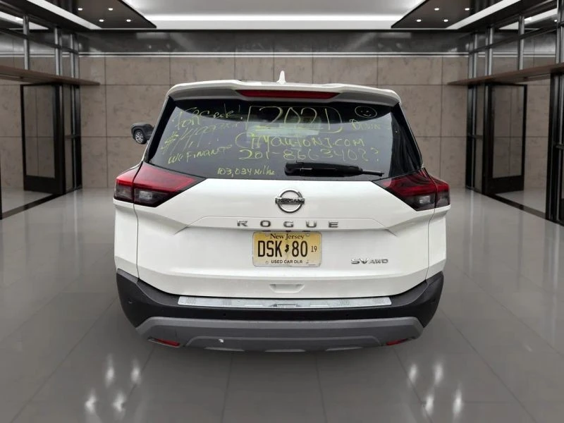 2021 Nissan Rogue - Image 8 of 12