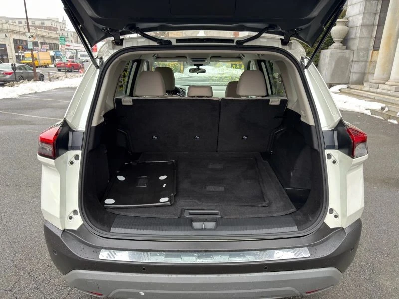 2021 Nissan Rogue - Image 6 of 12