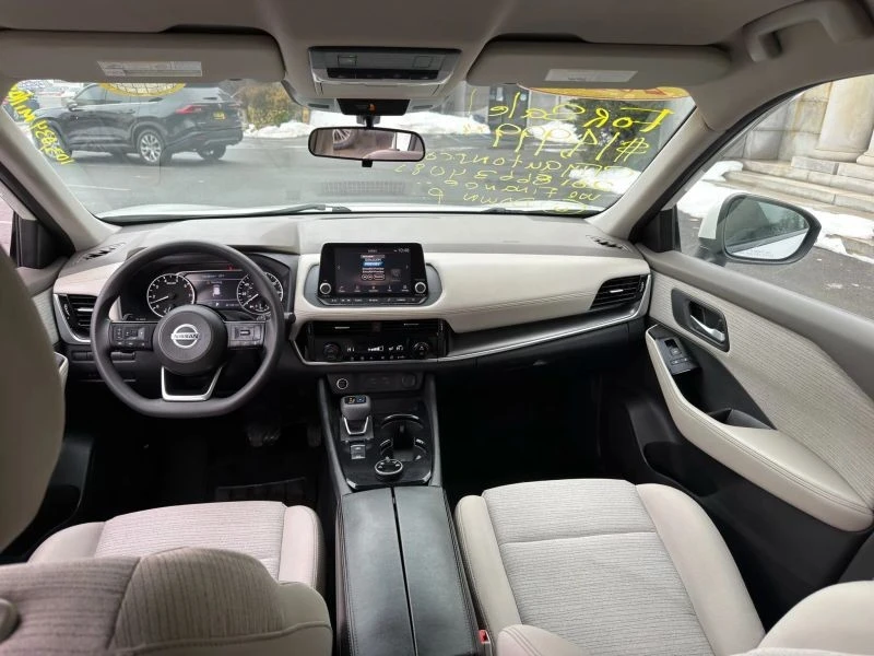 2021 Nissan Rogue - Image 10 of 12