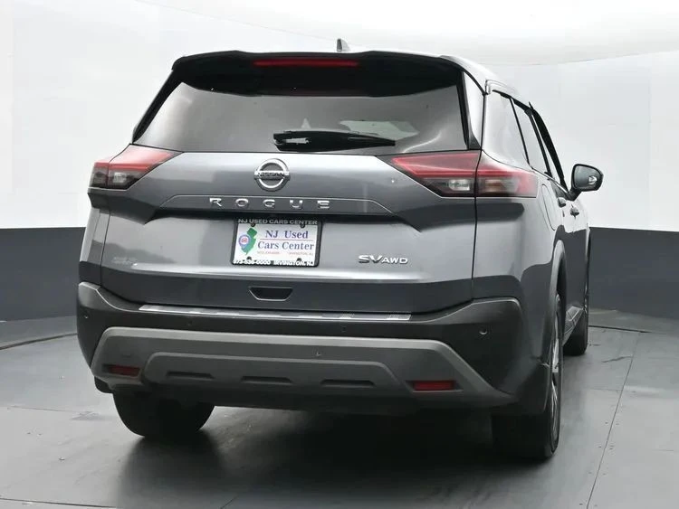 2021 Nissan Rogue - Image 8 of 12