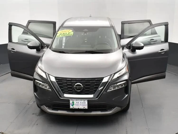 2021 Nissan Rogue - Image 10 of 12