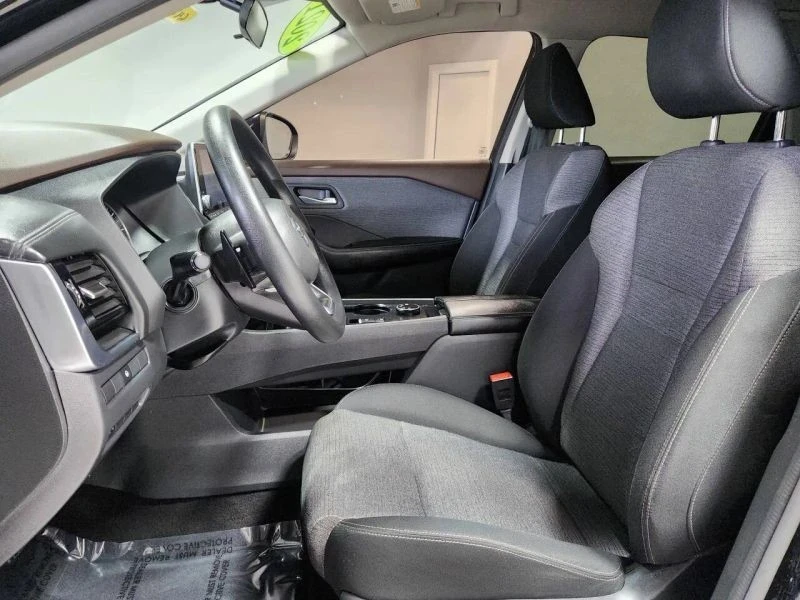 2021 Nissan Rogue - Image 11 of 12