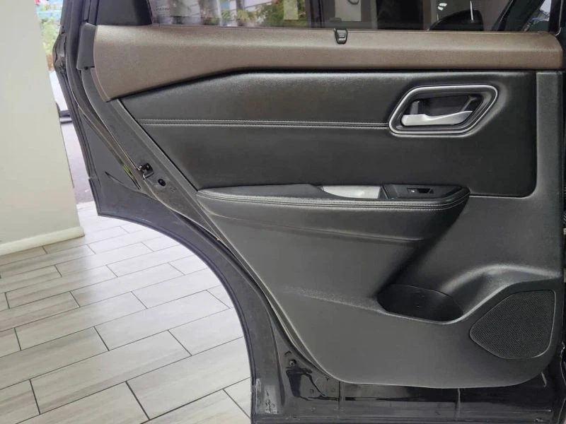 2021 Nissan Rogue - Image 12 of 12
