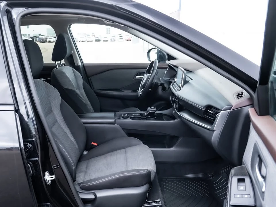 2021 Nissan Rogue - Image 19 of 20