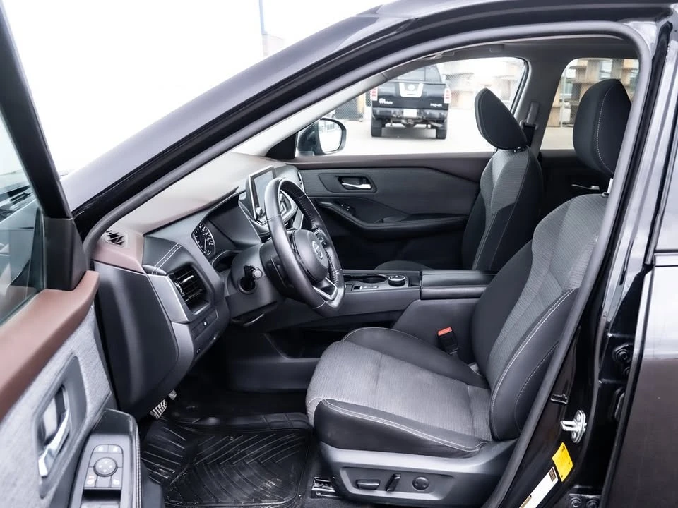 2021 Nissan Rogue - Image 18 of 20