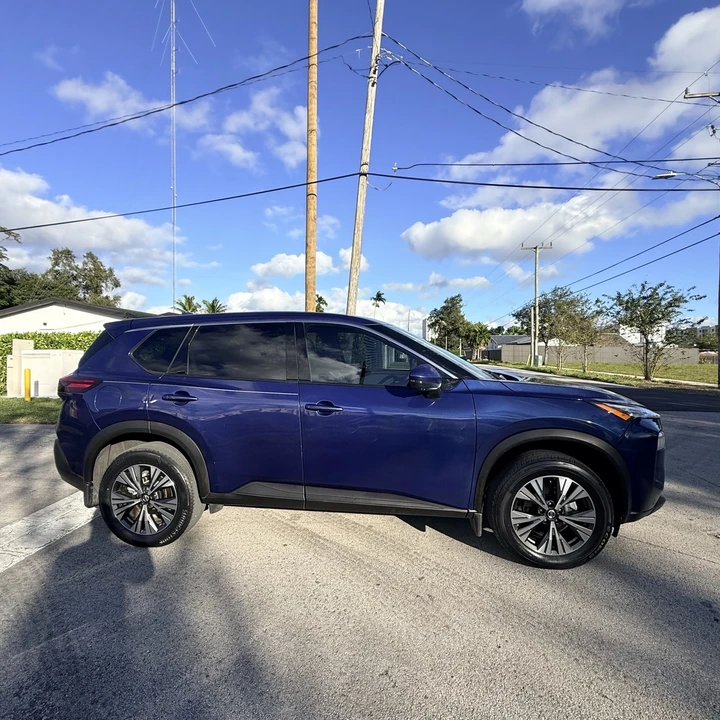 2021 Nissan Rogue - Image 3 of 15