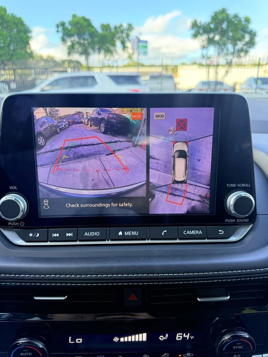 2021 Nissan Rogue - Image 13 of 15