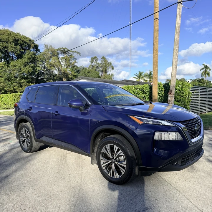 2021 Nissan Rogue - Image 2 of 15