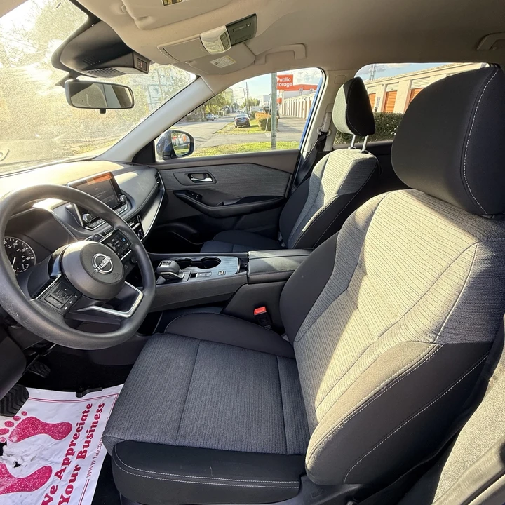 2021 Nissan Rogue - Image 8 of 15