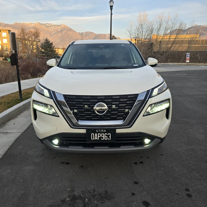 2021 Nissan Rogue - Image 7 of 13