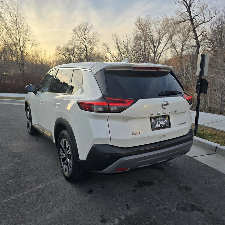 2021 Nissan Rogue - Image 3 of 13