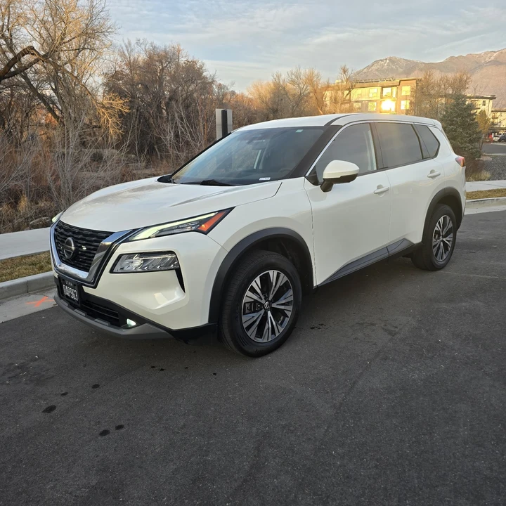 2021 Nissan Rogue - Image 2 of 13