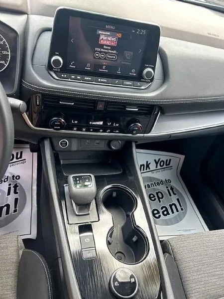 2021 Nissan Rogue - Image 8 of 12