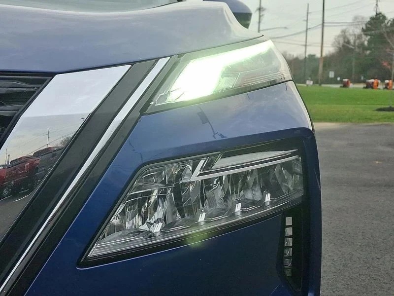 2021 Nissan Rogue - Image 11 of 12