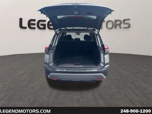 2021 Nissan Rogue - Image 15 of 21